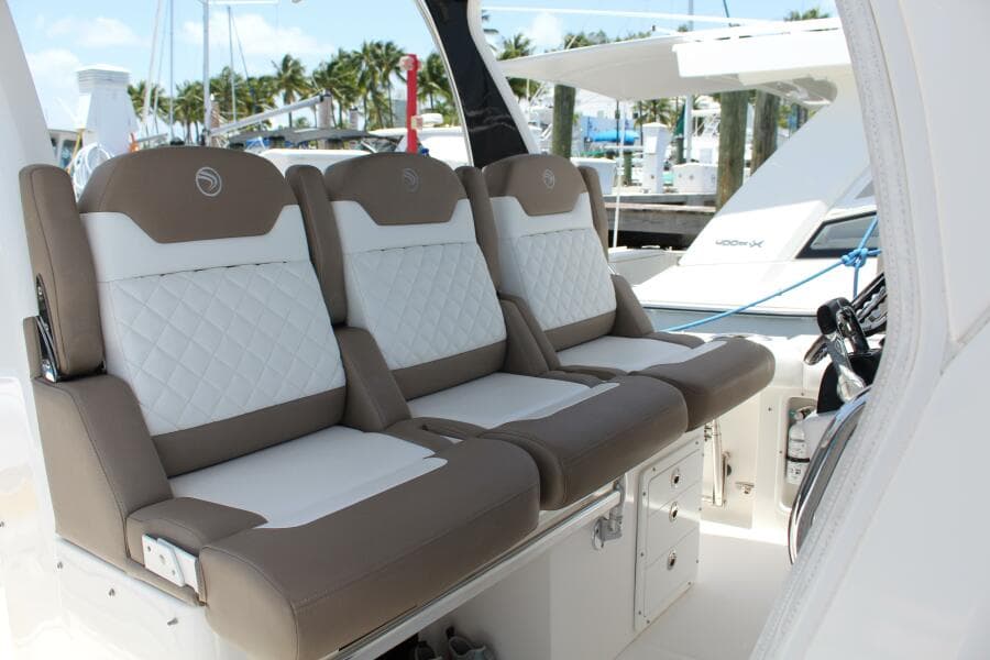 2016 Edgewater 370