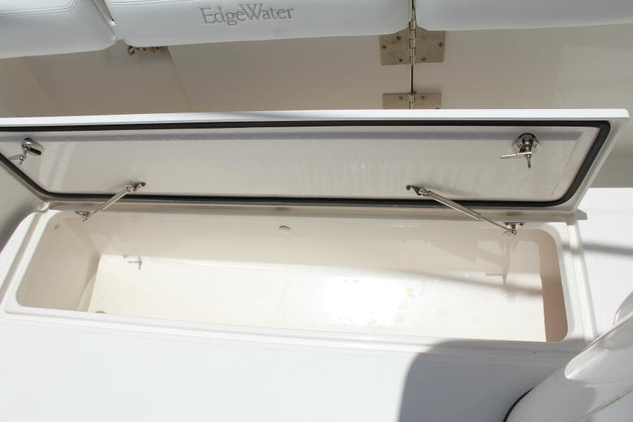 2016 Edgewater 370