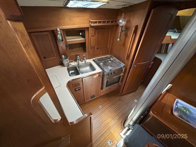 40' Nauticat galley1