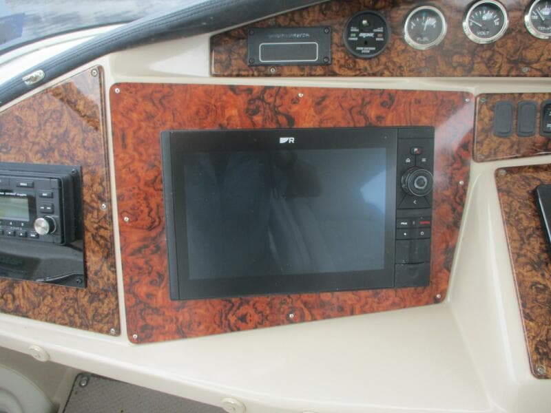 2006 Carver 