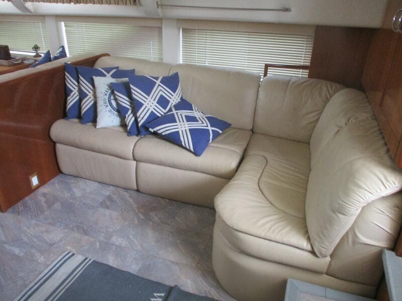 2006 Carver 