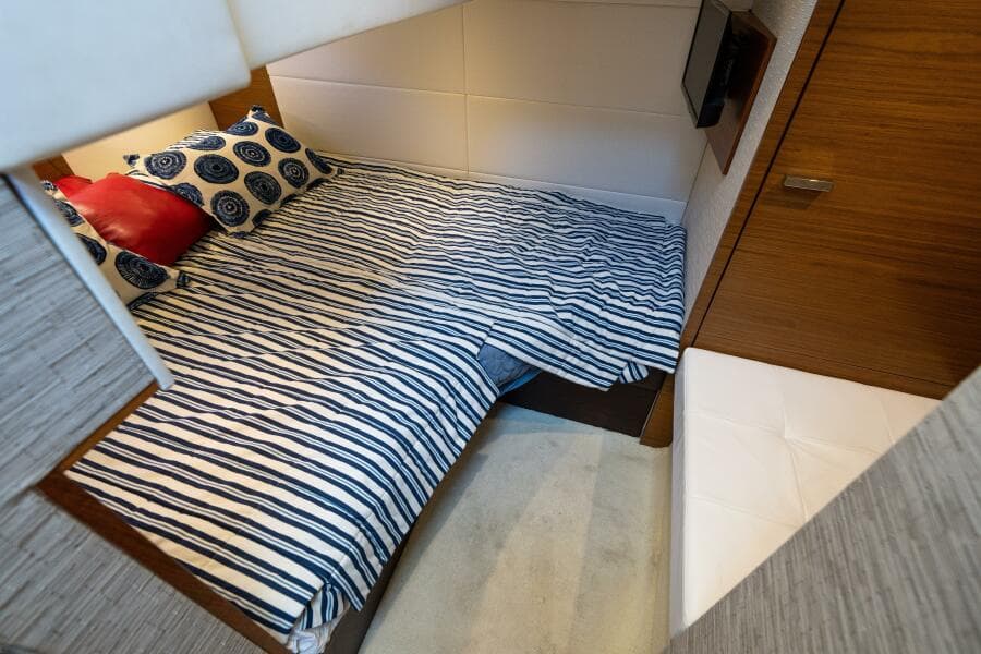 2015 Tiara Yachts 44 Coupe