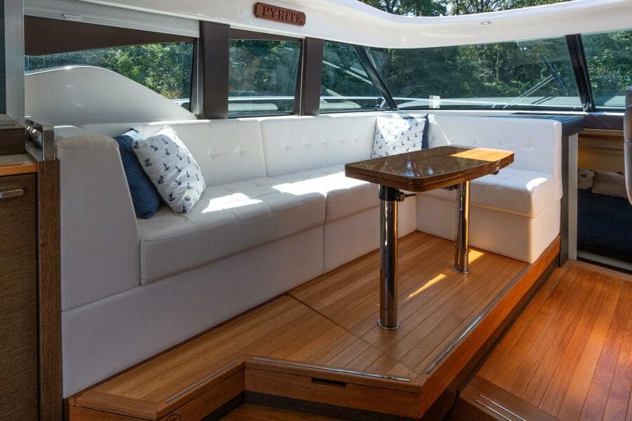 2015 Tiara Yachts 44 Coupe