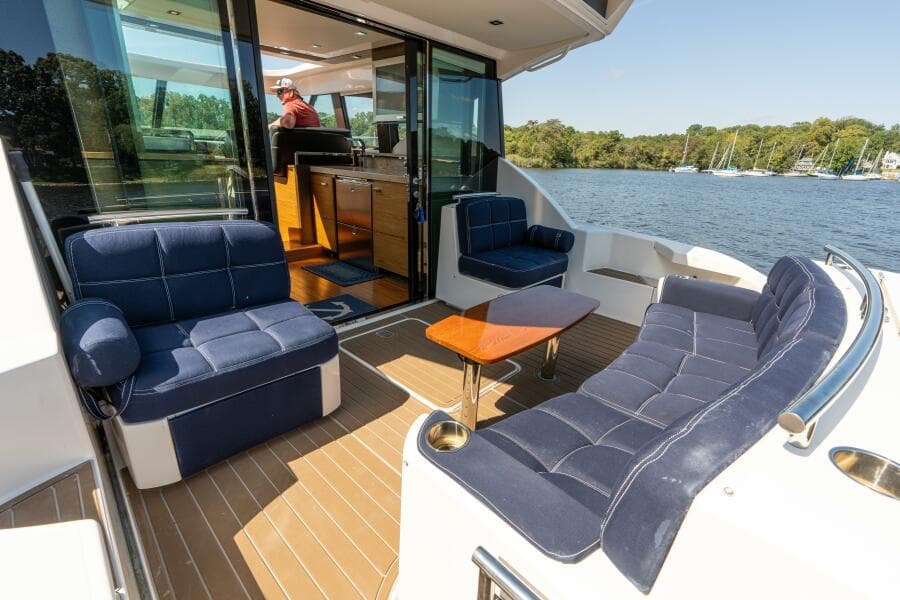 2015 Tiara Yachts 44 Coupe