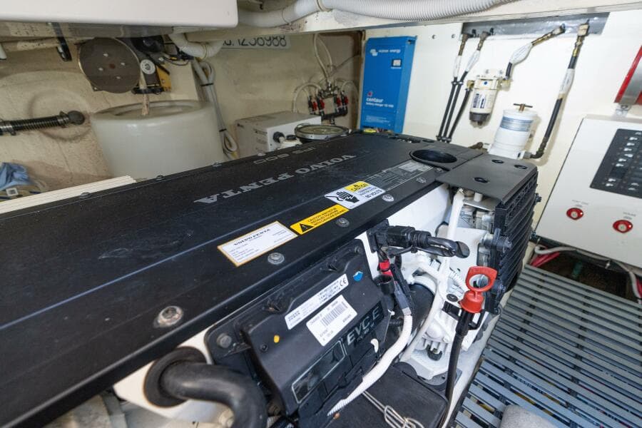 2015 Tiara Yachts 44 Coupe