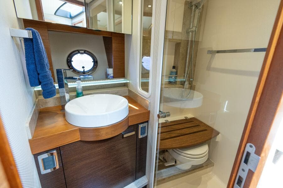 2015 Tiara Yachts 44 Coupe