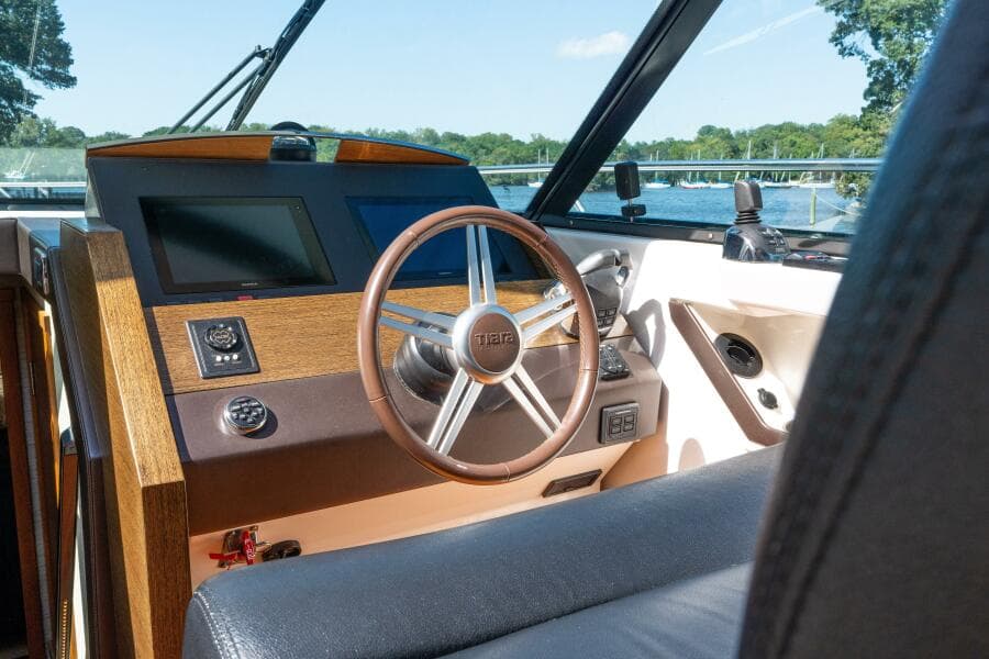 2015 Tiara Yachts 44 Coupe