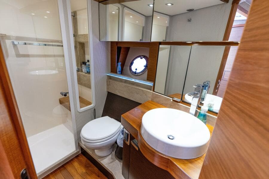 2015 Tiara Yachts 44 Coupe