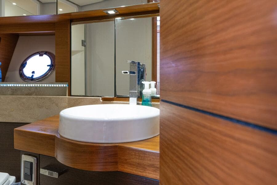 2015 Tiara Yachts 44 Coupe