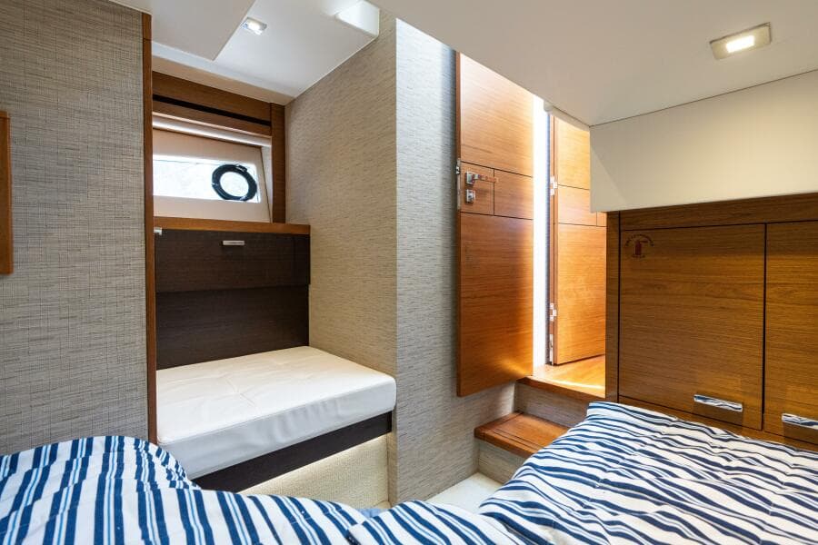 2015 Tiara Yachts 44 Coupe