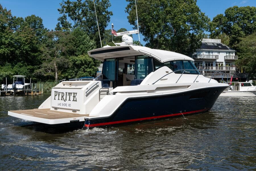 2015 Tiara Yachts 44 Coupe