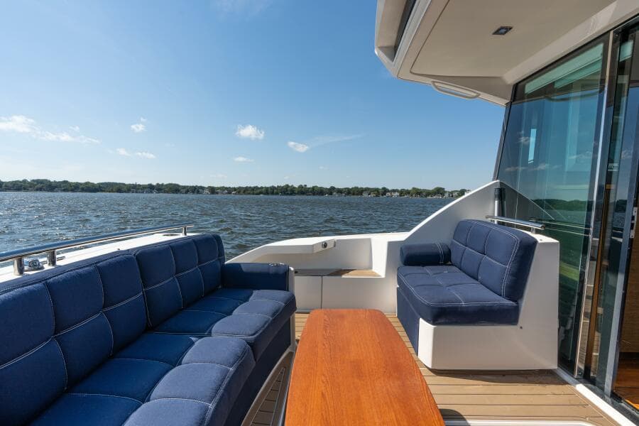 2015 Tiara Yachts 44 Coupe