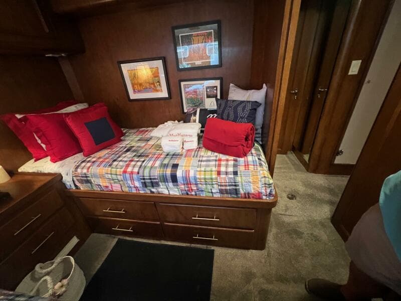 1988 Hatteras Motor Yacht