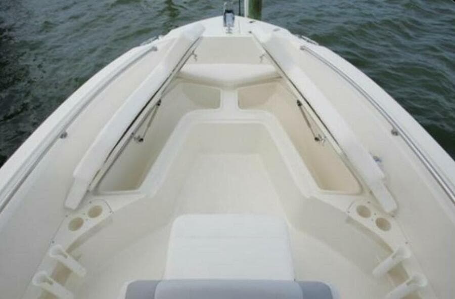 2014 Boston Whaler 220 Outrage