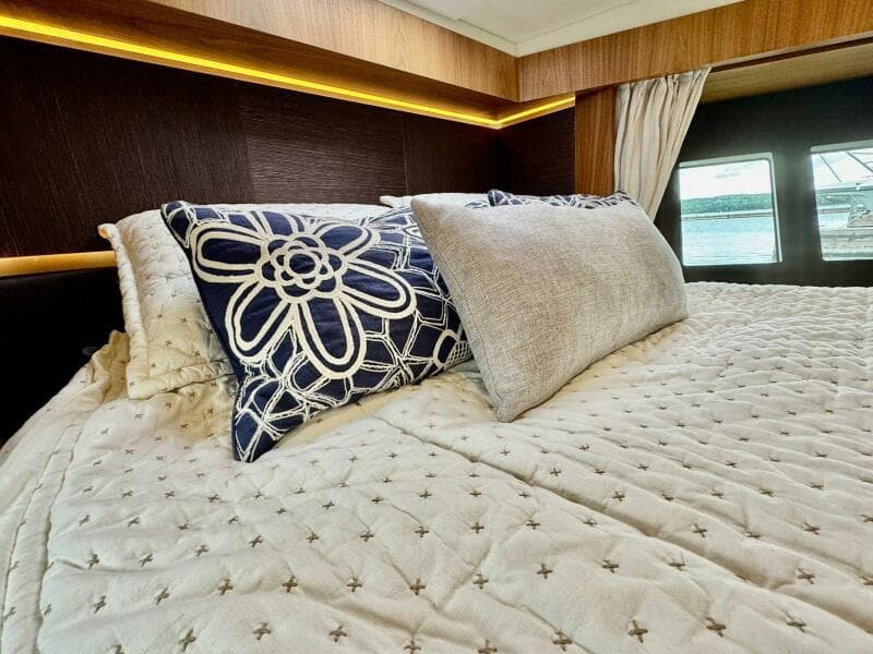2016 Absolute 45 Sport Yacht