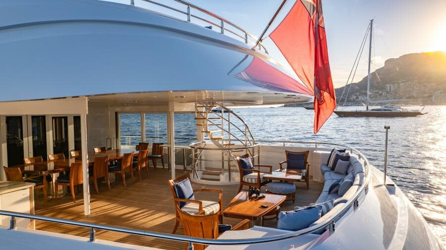 Bridge Deck Aft Seating