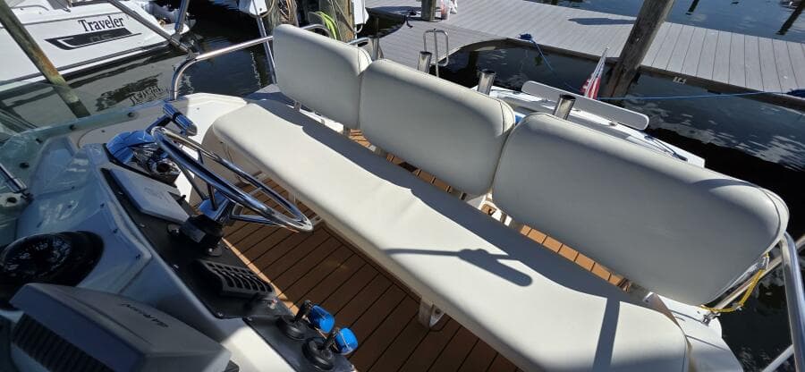 1983 Bertram 28 Flybridge Cruiser
