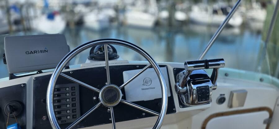 1983 Bertram 28 Flybridge Cruiser