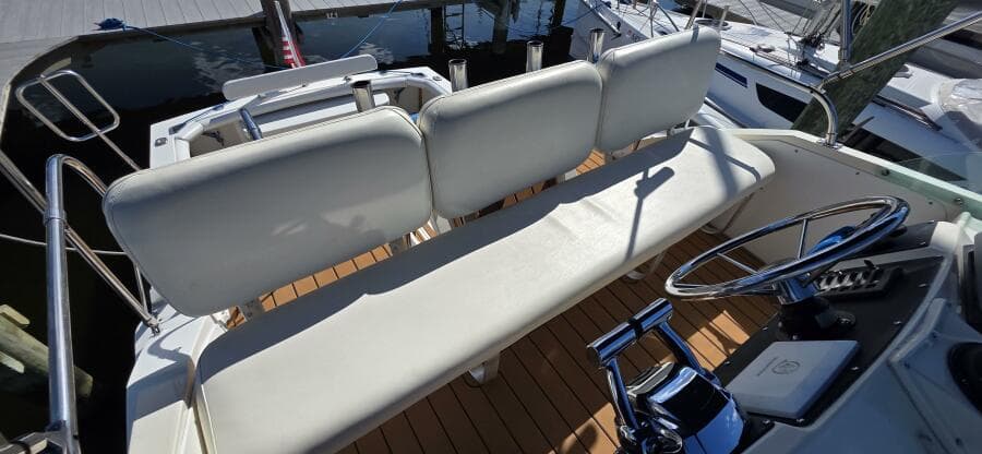 1983 Bertram 28 Flybridge Cruiser