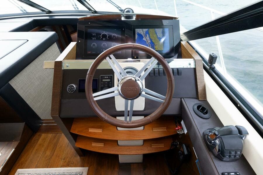 2014 Tiara Yachts 5000 Express