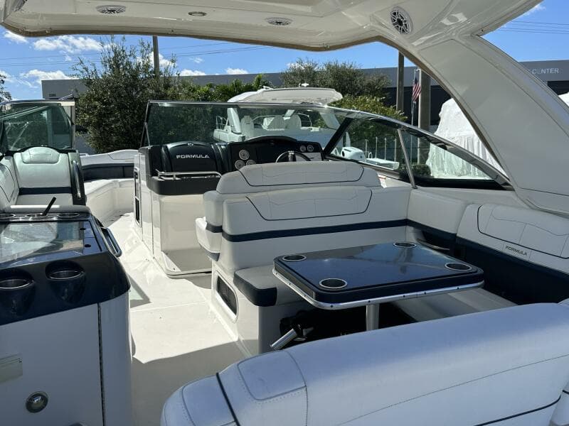 2021 Formula 350 Crossover Bowrider OB