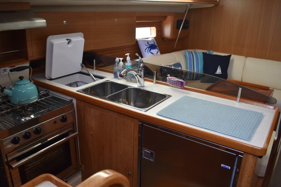 2016 Catalina 445