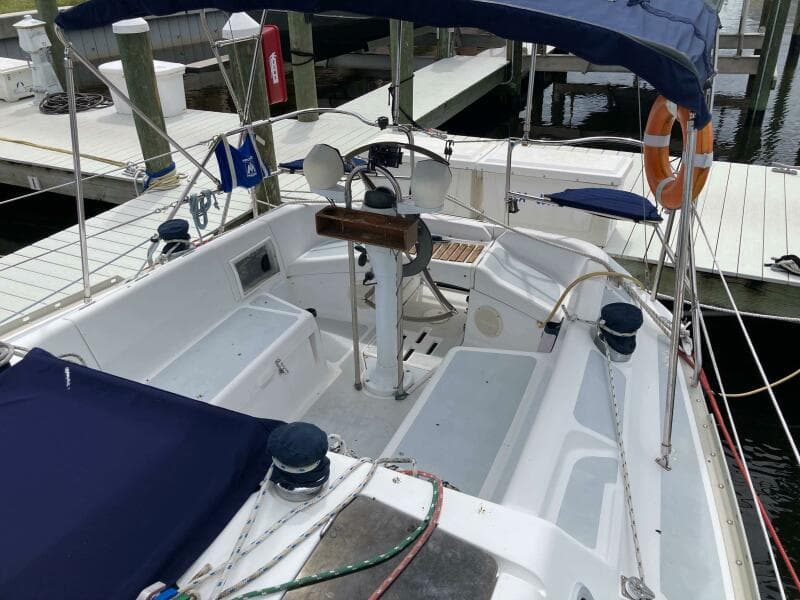 1993 Hunter 33.5