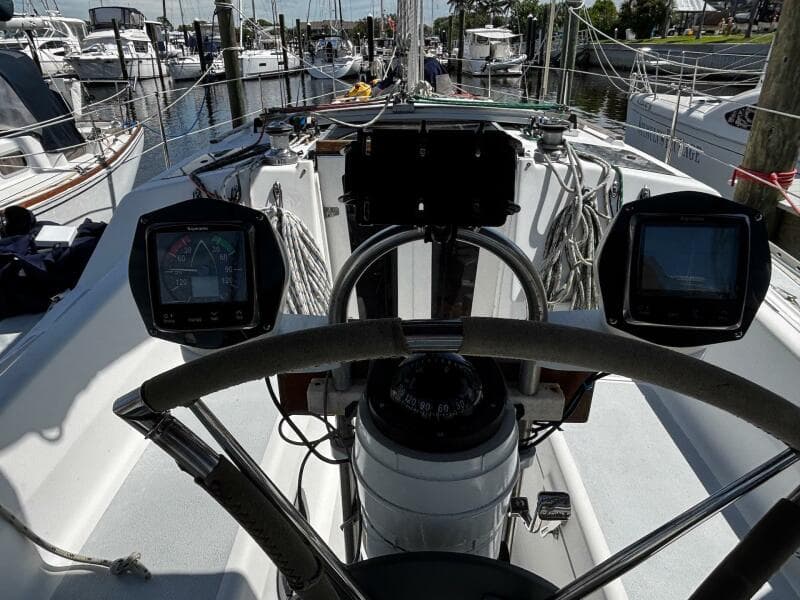 1993 Hunter 33.5