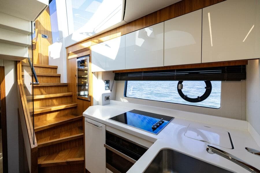 2020 Sunseeker Predator