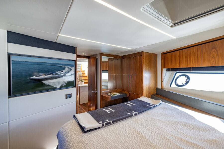 2020 Sunseeker Predator