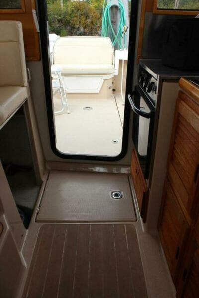 Salon Looking Aft