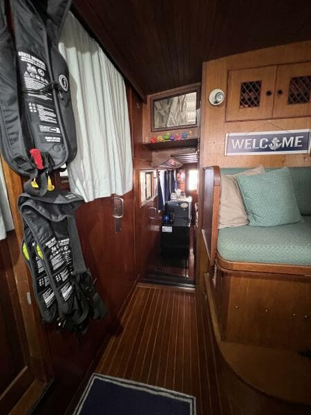 1981 Sea Ranger 45 Raised Pilot House