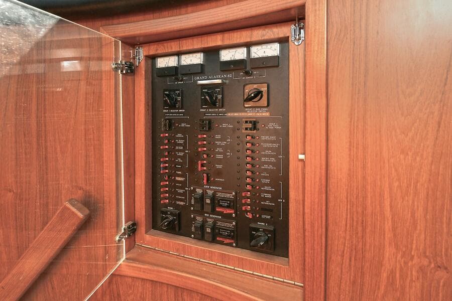 2002 Grand Alaskan Flushdeck