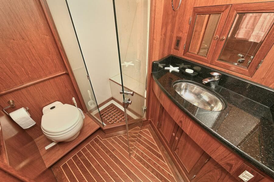 2002 Grand Alaskan Flushdeck