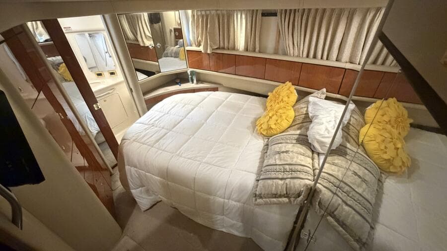 2000 Sea Ray 380 Aft Cabin