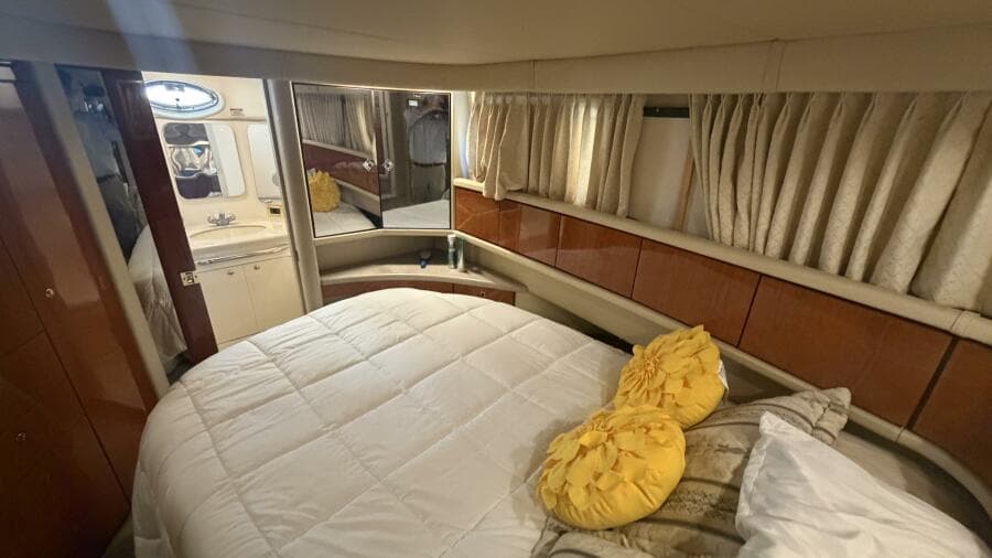 2000 Sea Ray 380 Aft Cabin