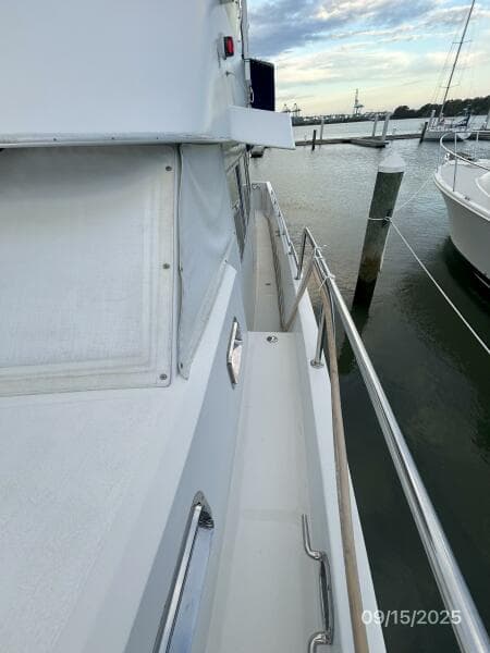 45' Ocean Alexander port side deck1