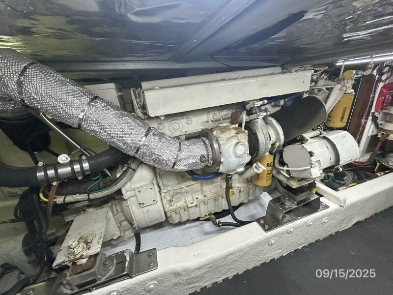45' Ocean Alexander port main engine2