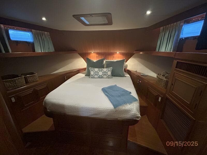 45' Ocean Alexander master stateroom
