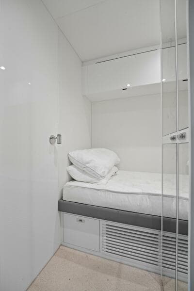 Princess Y95 JUST  PERFECT - Crew Cabin