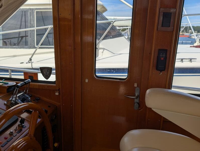 2006 Grand Banks 