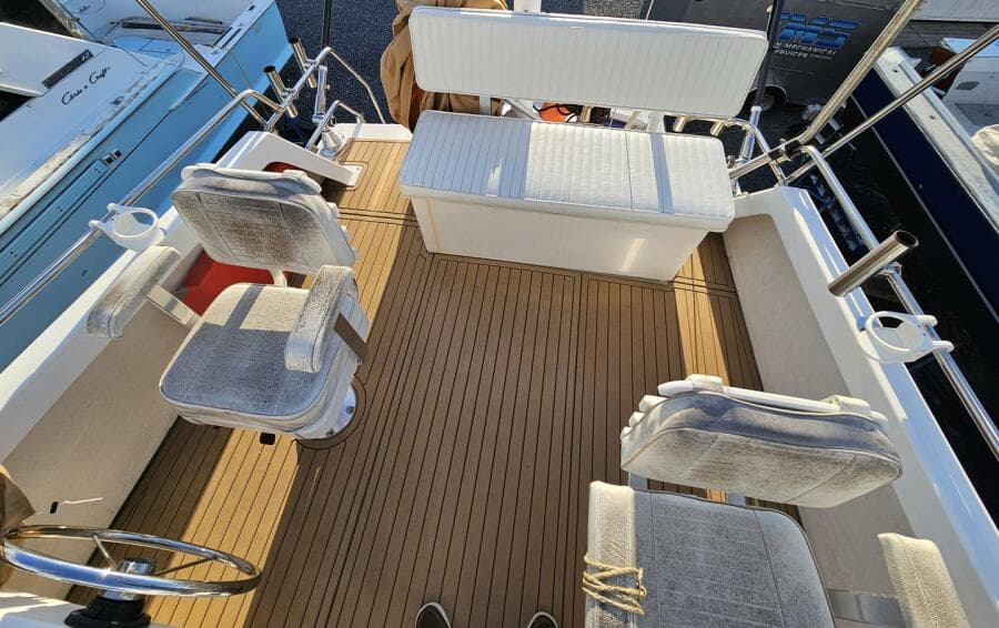 2010 Eastern Casco Bay 35 Flybridge