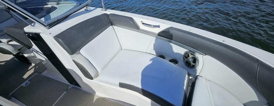 2010 Regal 2700