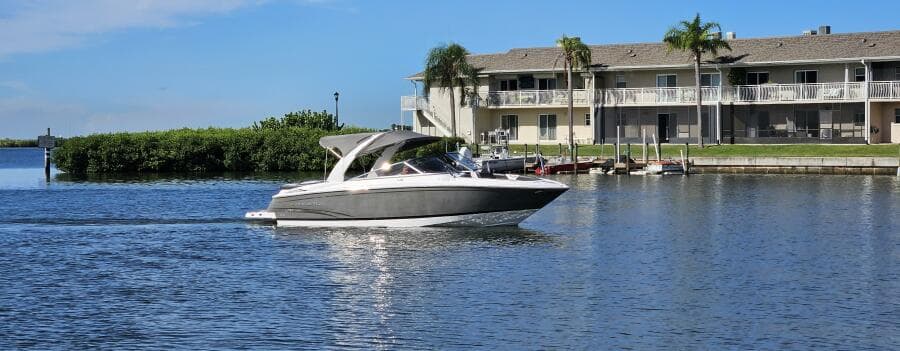 2010 Regal 2700