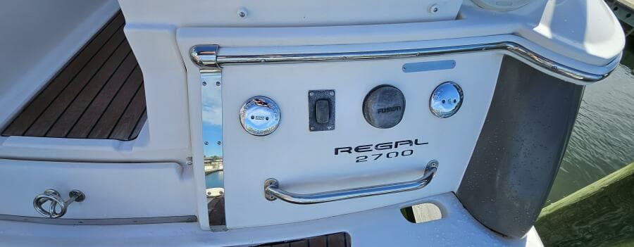2010 Regal 2700