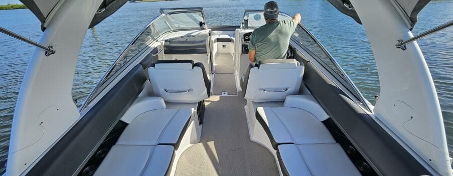 2010 Regal 2700