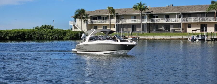 2010 Regal 2700