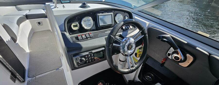 2010 Regal 2700