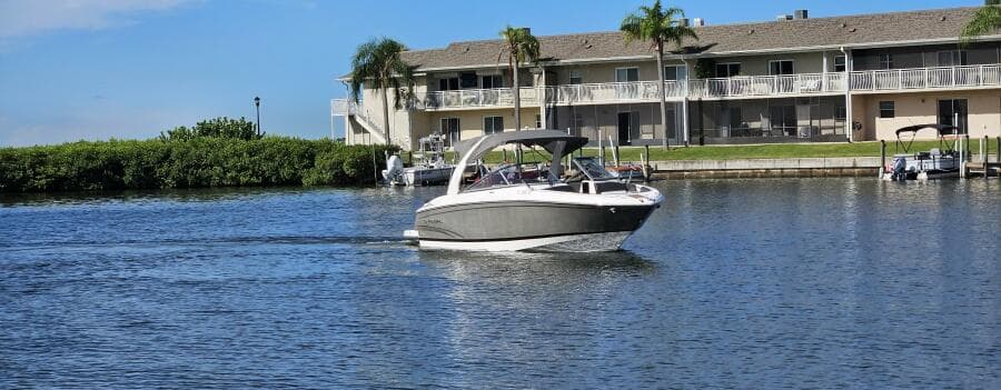 2010 Regal 2700
