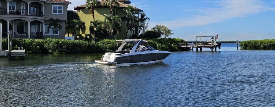 2010 Regal 2700